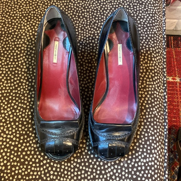 Max Studio Fury Black Leather Heel Peep Toe Pumps Shoes Size 7M - Picture 2 of 7